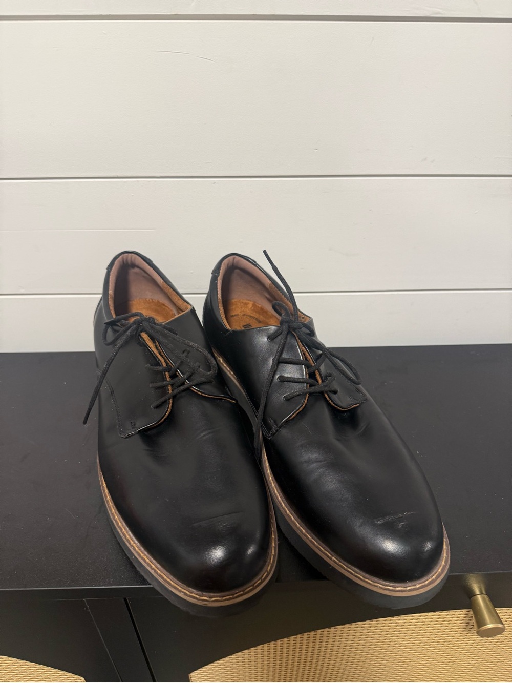 Men's size 11 Walkmaster Deerstags Black Leather Derby Shoes - Classic Lace-Up